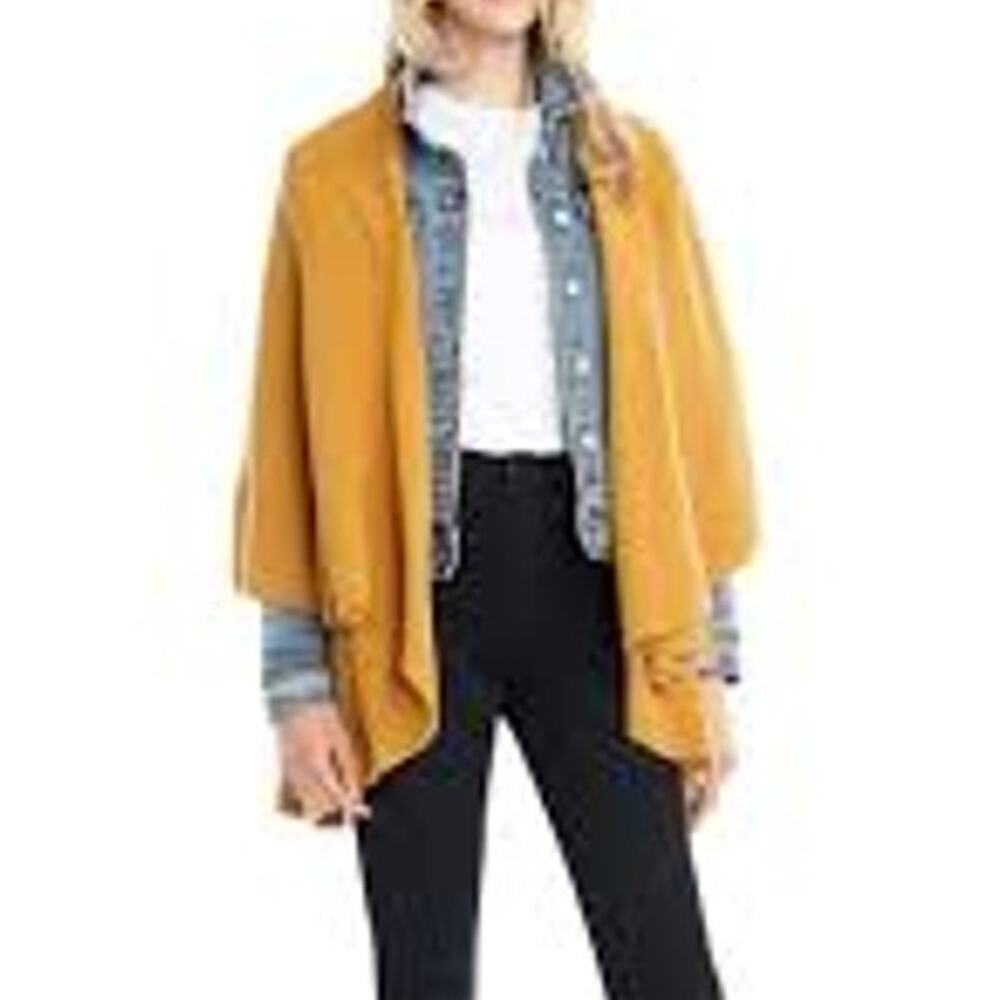Look Sweater Vest Woman's OS Yellow Draped Open‎ Front Lagenlook 4 in 1 Shawl